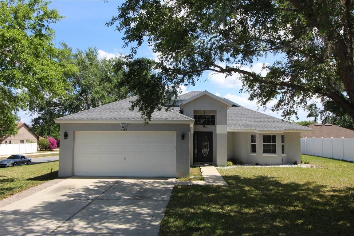 4581 Marsh Harbor Dr., Tavares, FL 32778