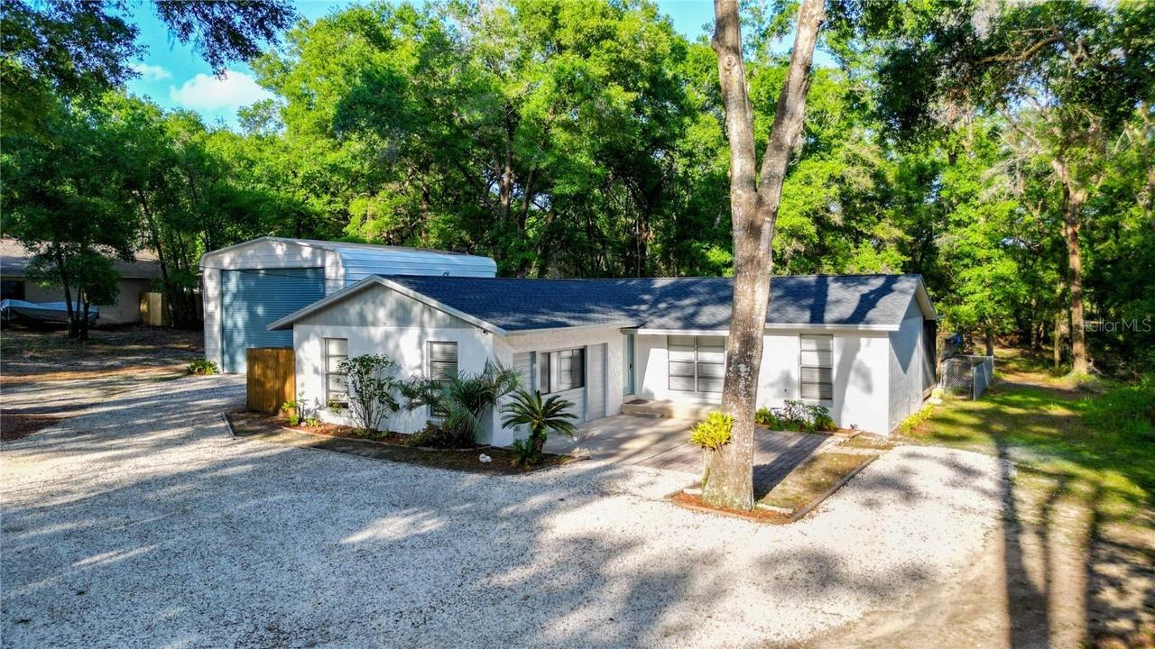 30542 Hoylake St., Sorrento, FL 32776