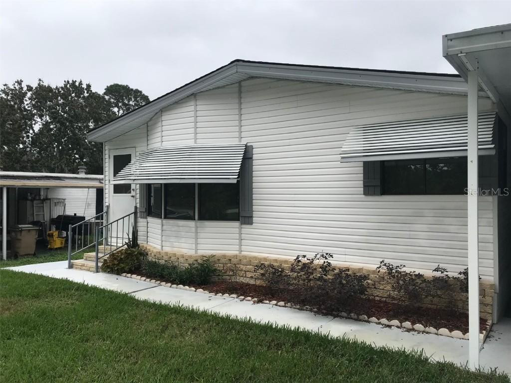 13444 Palm Dr., Astatula, FL 34705