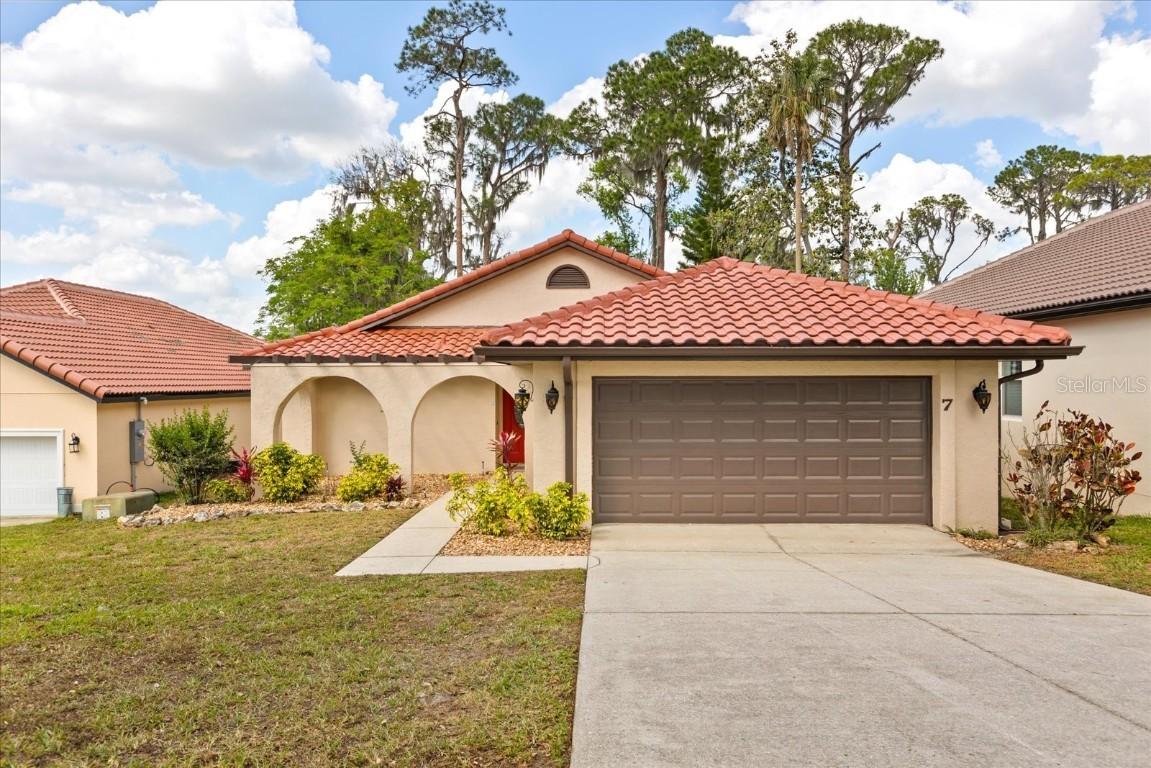 7 Forest Ln., Eustis, FL 32726