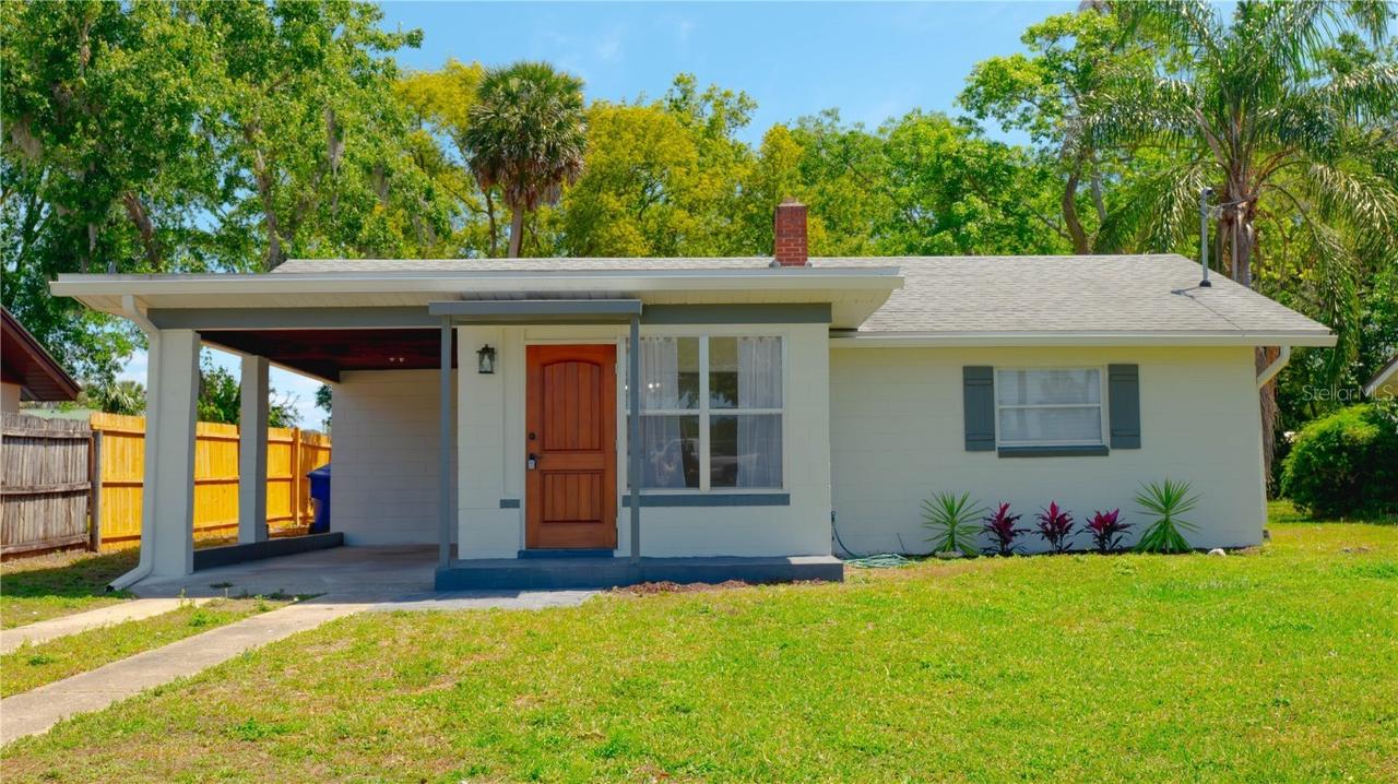 624 N New Hampshire Ave., Tavares, FL 32778