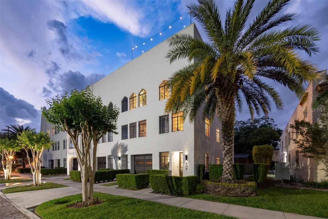 609 E Ridgewood St., Orlando, FL 32803