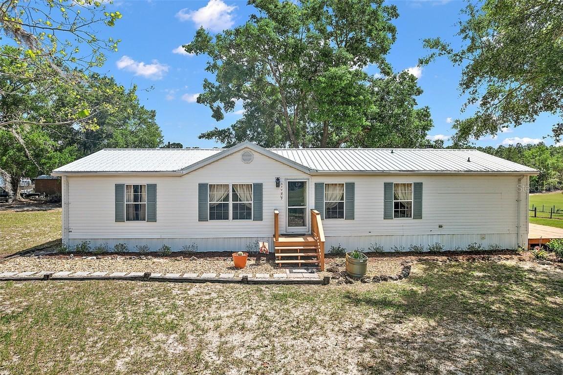 36808 Leslye Ln., Eustis, FL 32736