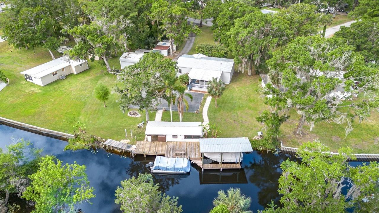55726 Dale Cir., Astor, FL 32102