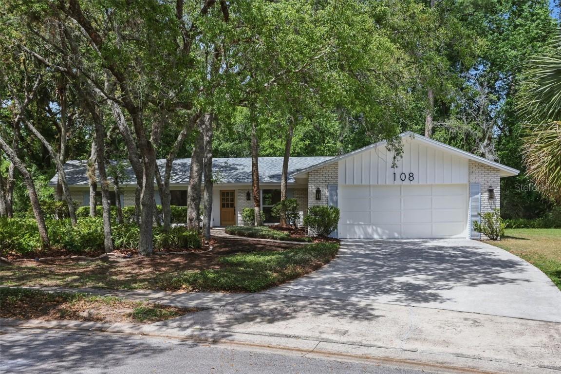 108 Wayland Cir., Longwood, FL 32779