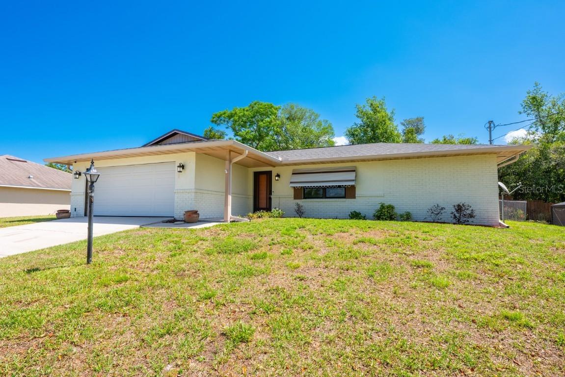 2102 E Parkton Dr., Deltona, FL 32725