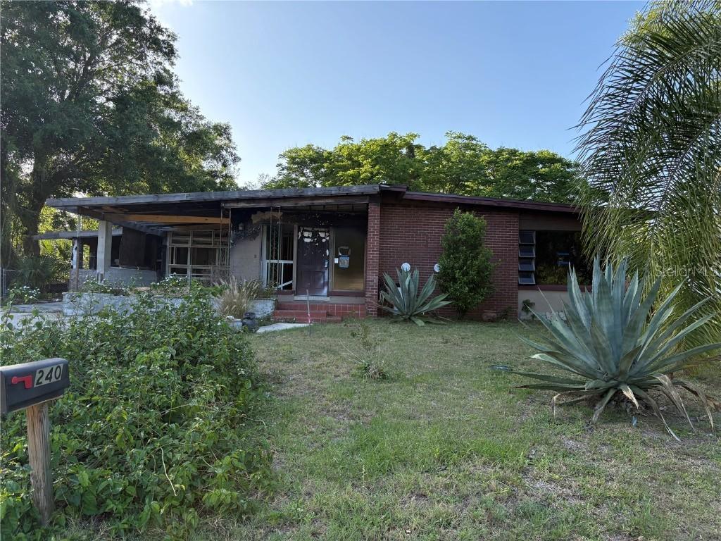 240 Valencia Ct., Deland, FL 32724