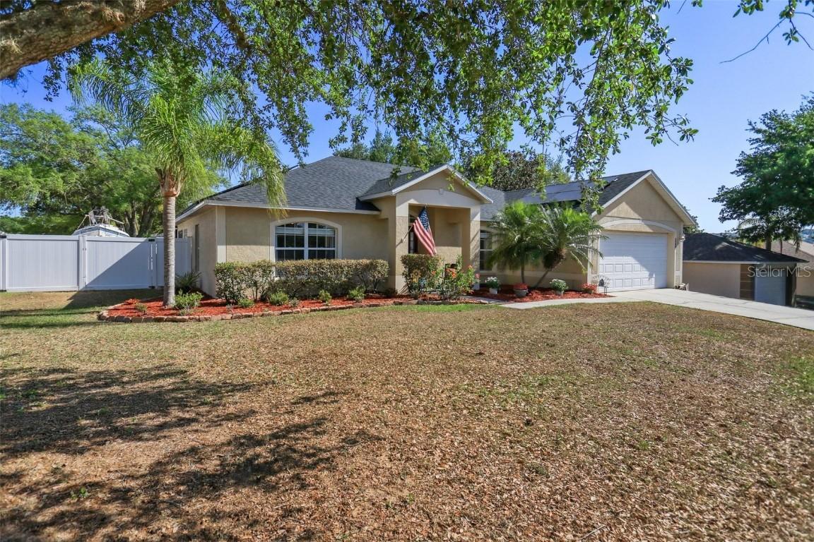 149 Southern Breeze Dr., Minneola, FL 34715