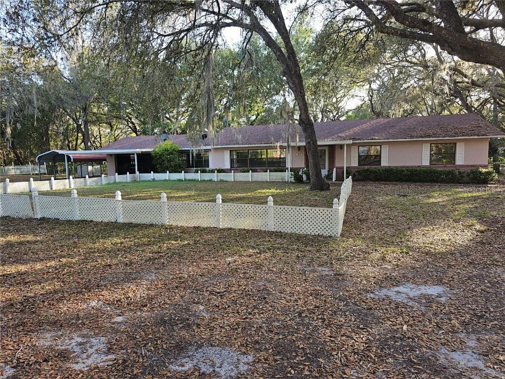 9741 SE Highway 464c Hwy., Ocklawaha, FL 32179