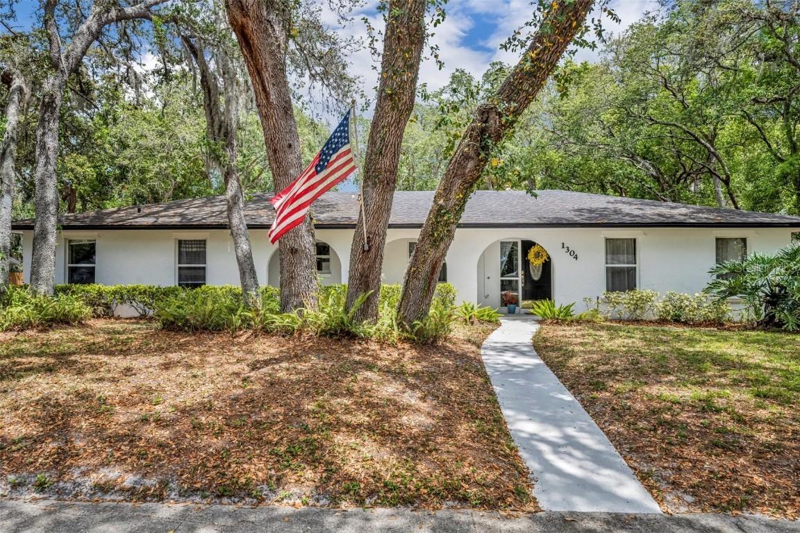 1304 Deer Run Dr., Winter Springs, FL 32708