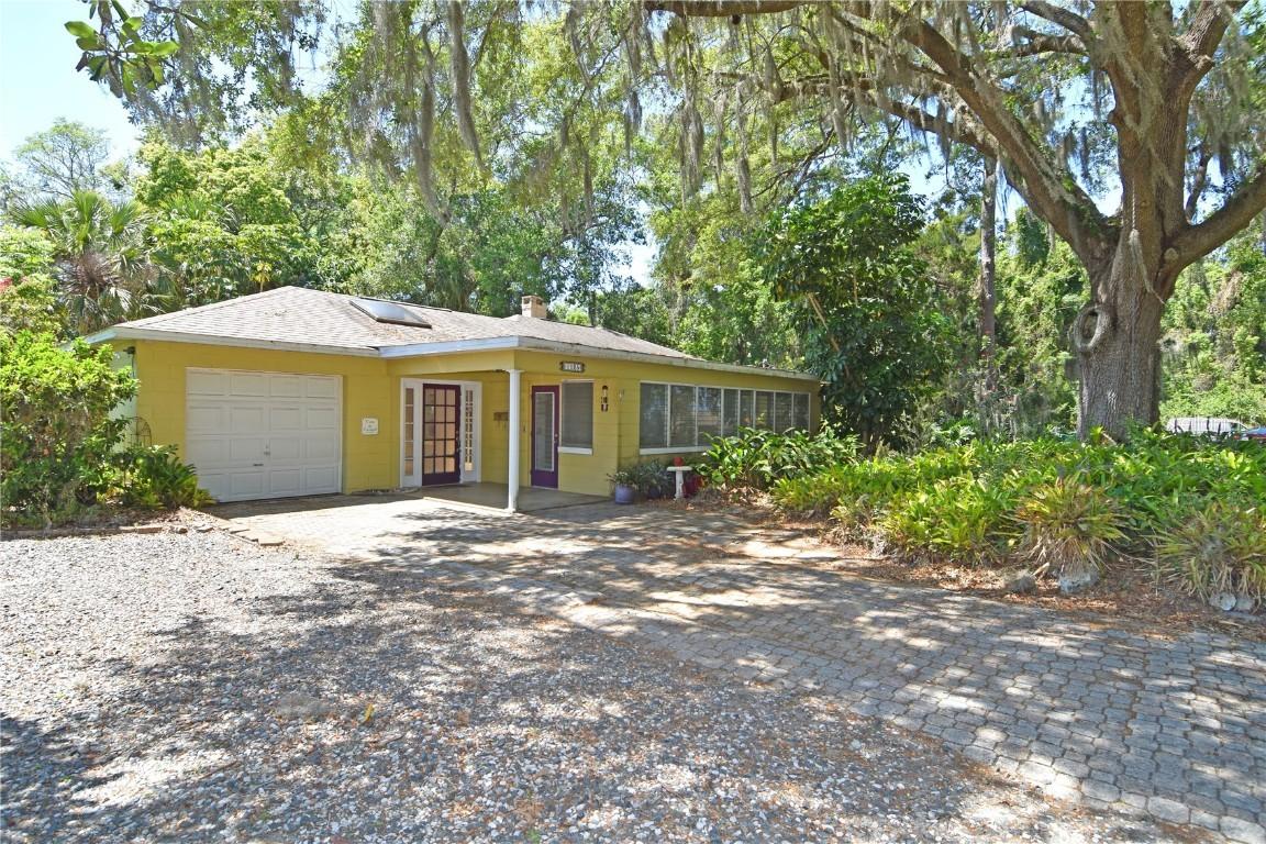 1125 N Mc Donald St, Mount Dora, FL 32757