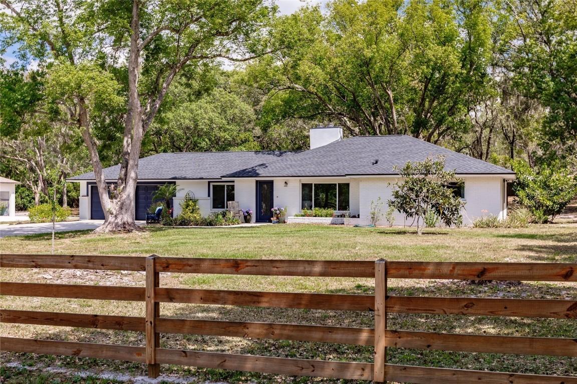 120 W Trade Winds Rd., Winter Springs, FL 32708