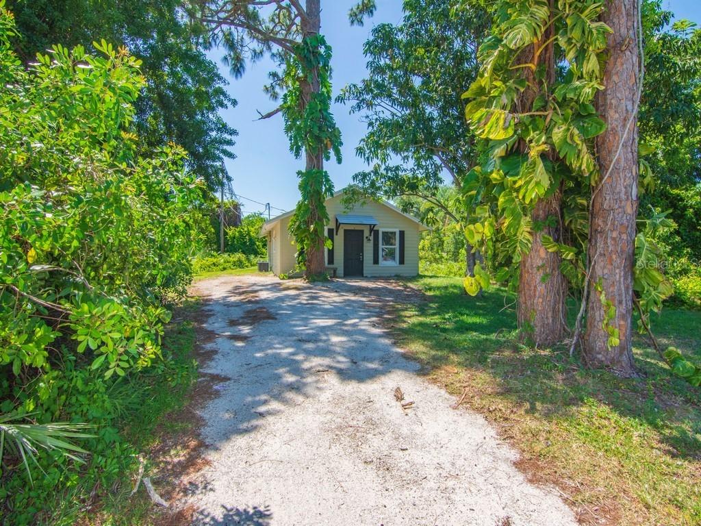 1325 17th Ct., Vero Beach, FL 32962