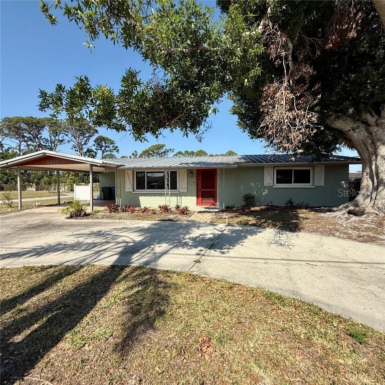5428 Nutmeg Ave., Sarasota, FL 34231