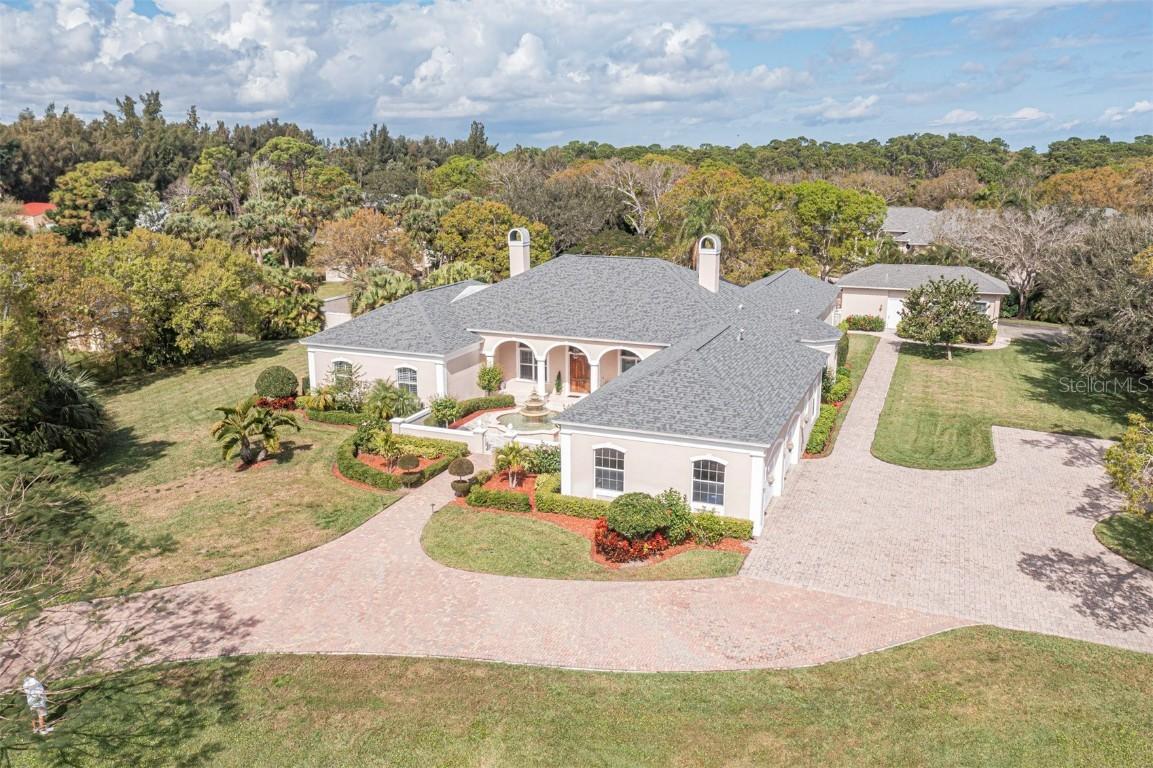 2266 12th St., Vero Beach, FL 32960