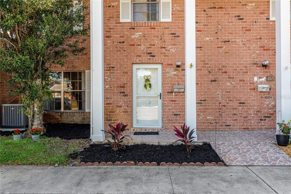 1227 Carriage Ln., Orlando, FL 32807