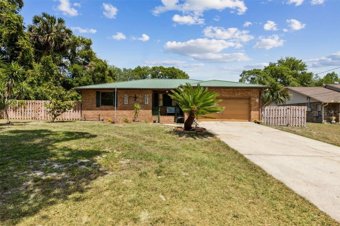 255 Katrina St., De Leon Springs, FL 32130