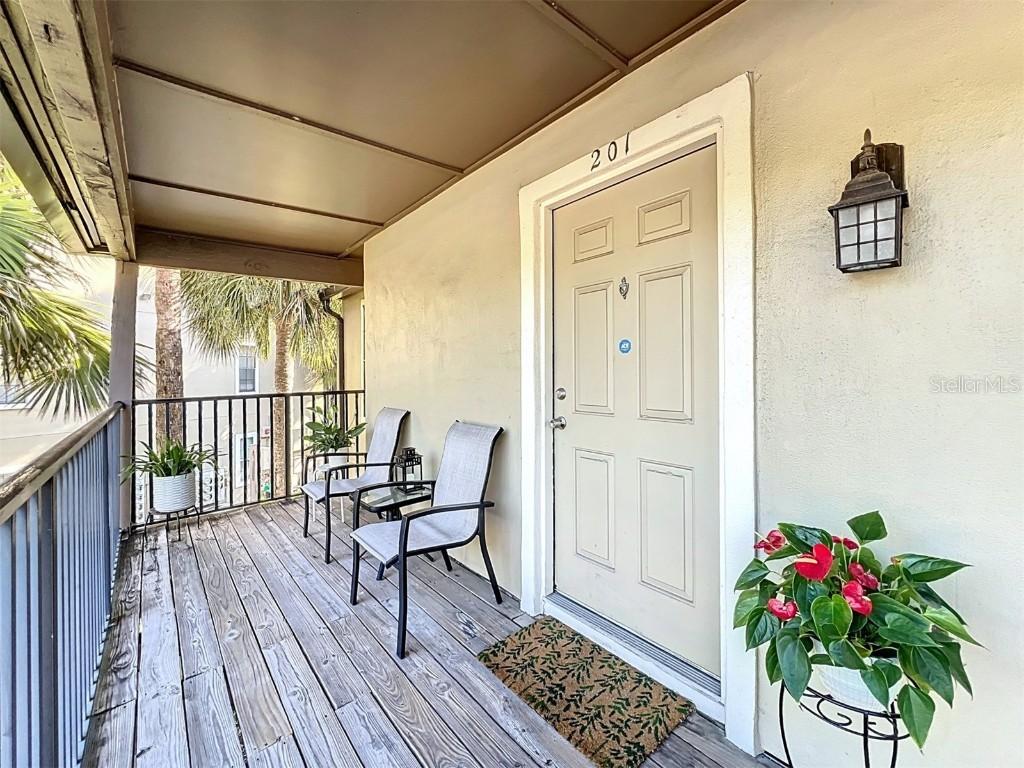 232 Afton Sq. #201, Altamonte Springs, FL 32714
