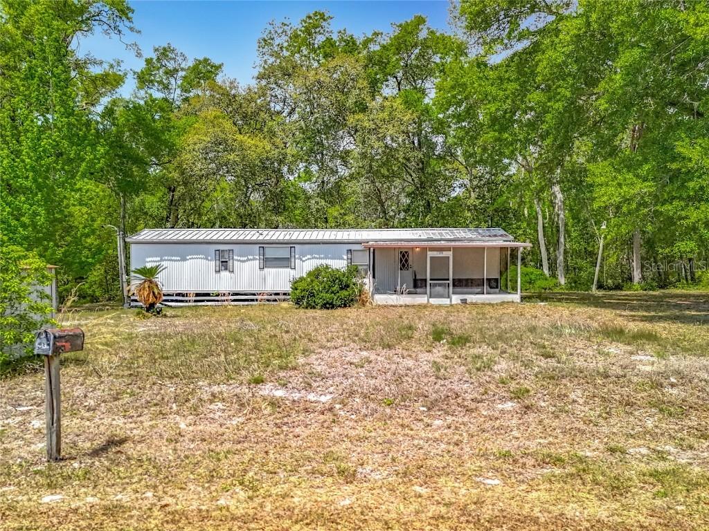 47611 Hibiscus Rd., Altoona, FL 32702