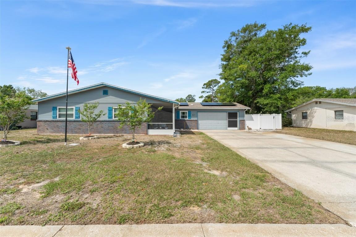 1328 Laurel Dr., Daytona Beach, FL 32117