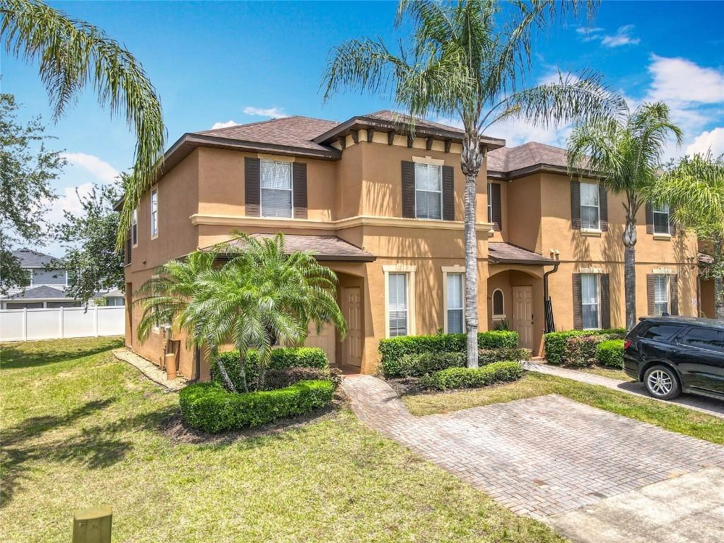 2744 Calabria Ave., Davenport, FL 33897