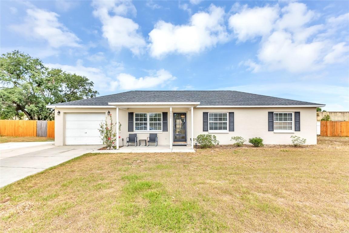 5904 Lakewood Ln., Lakeland, FL 33805