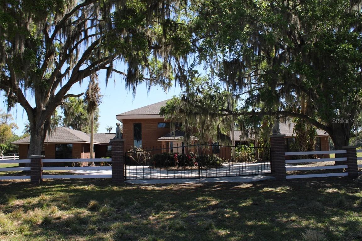 504 E Tipton Rd., Plant City, FL 33567