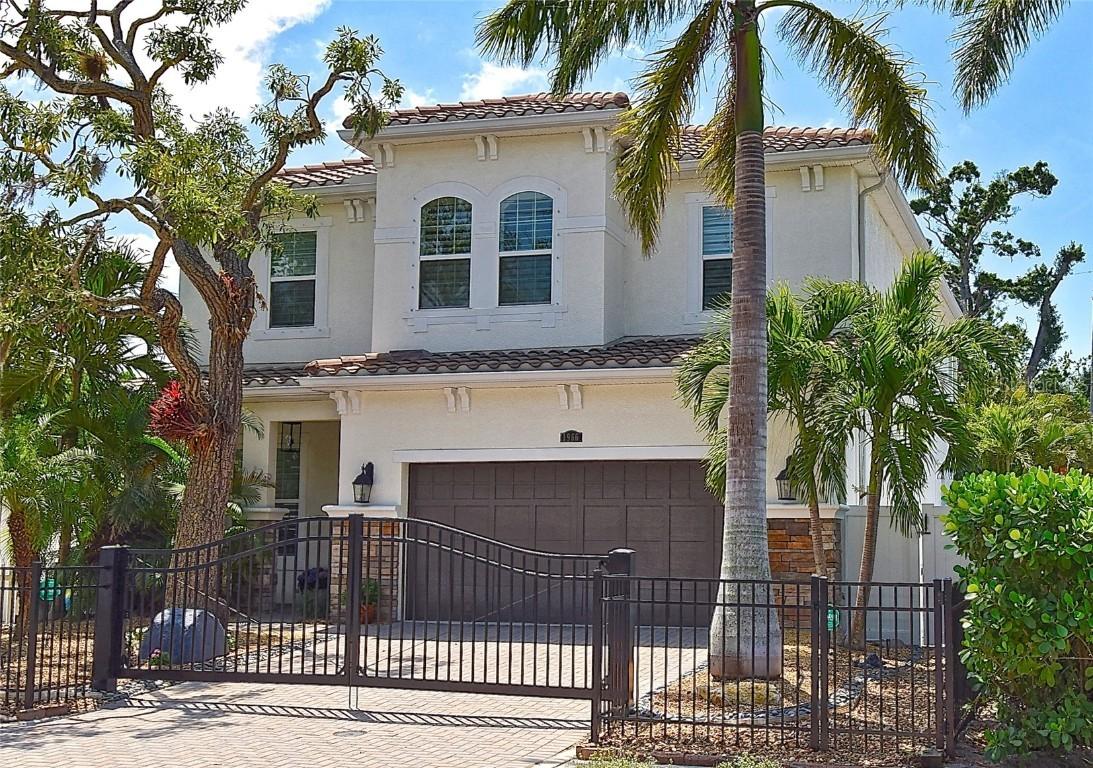 1966 Hyde Park St., Sarasota, FL 34239
