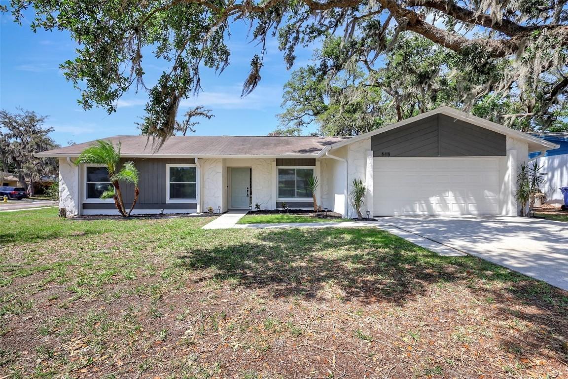 518 Sandy Creek Dr., Brandon, FL 33511