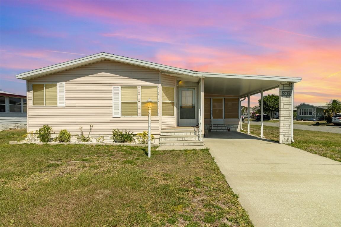 527 Persimmon Dr., Sebastian, FL 32976
