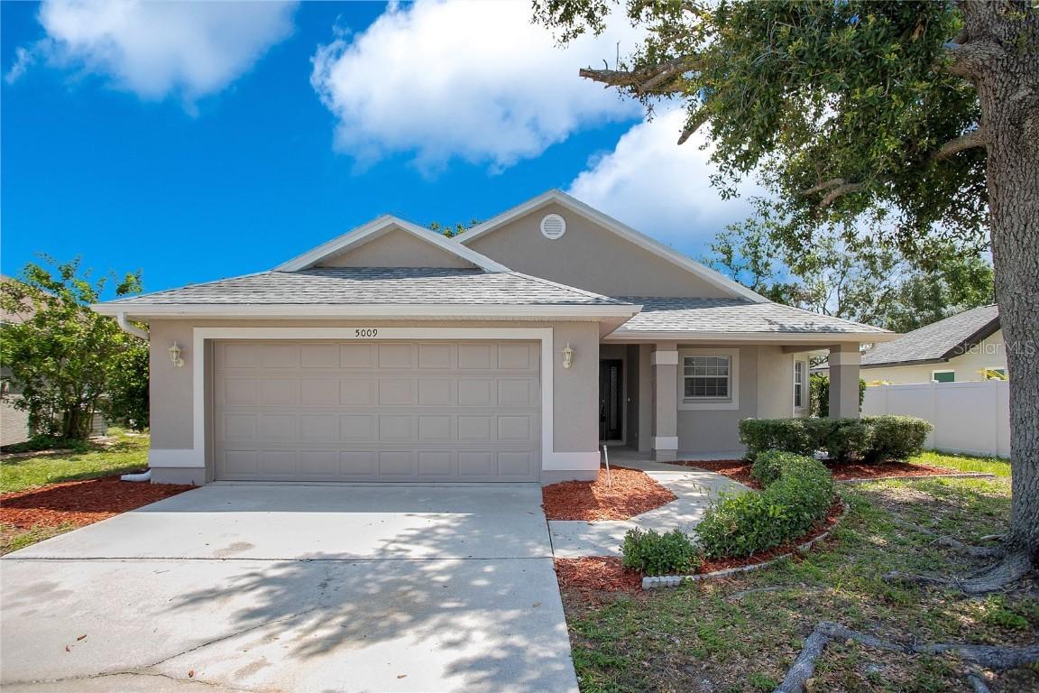 5009 72nd Ct., Bradenton, FL 34203