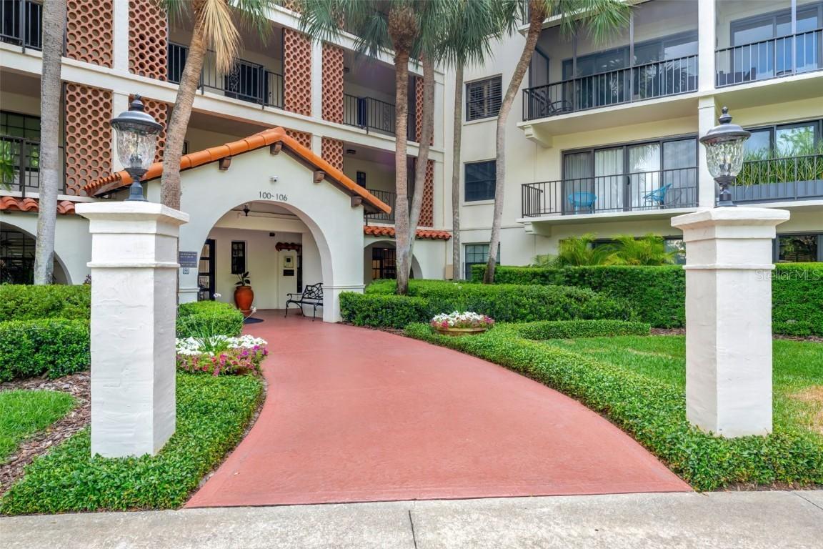 100 S Interlachen Ave. #410F, Winter Park, FL 32789