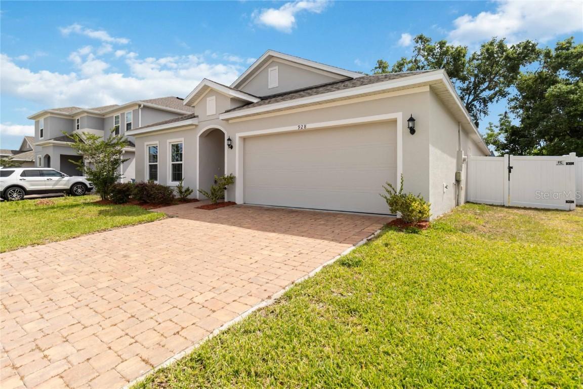 928 Avenal Ln., Davenport, FL 33837