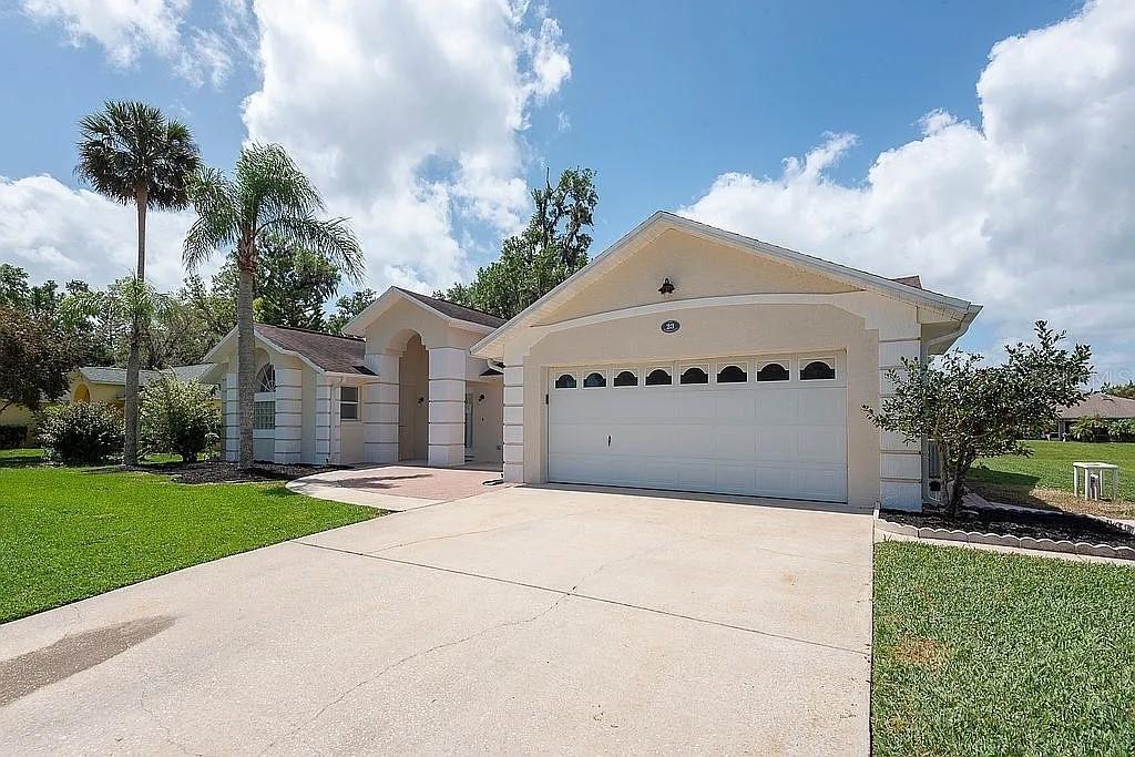 23 Old Sunbeam Dr., South Daytona, FL 32119