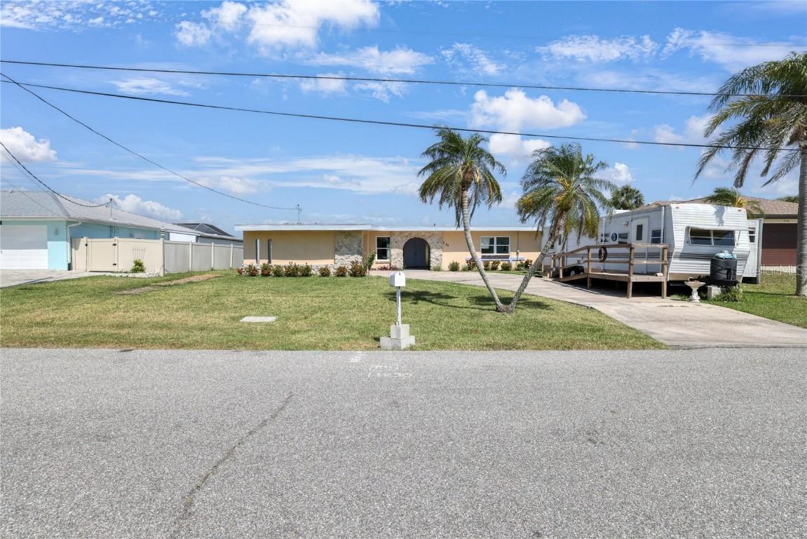 5186 Fleming St., Port Charlotte, FL 33981