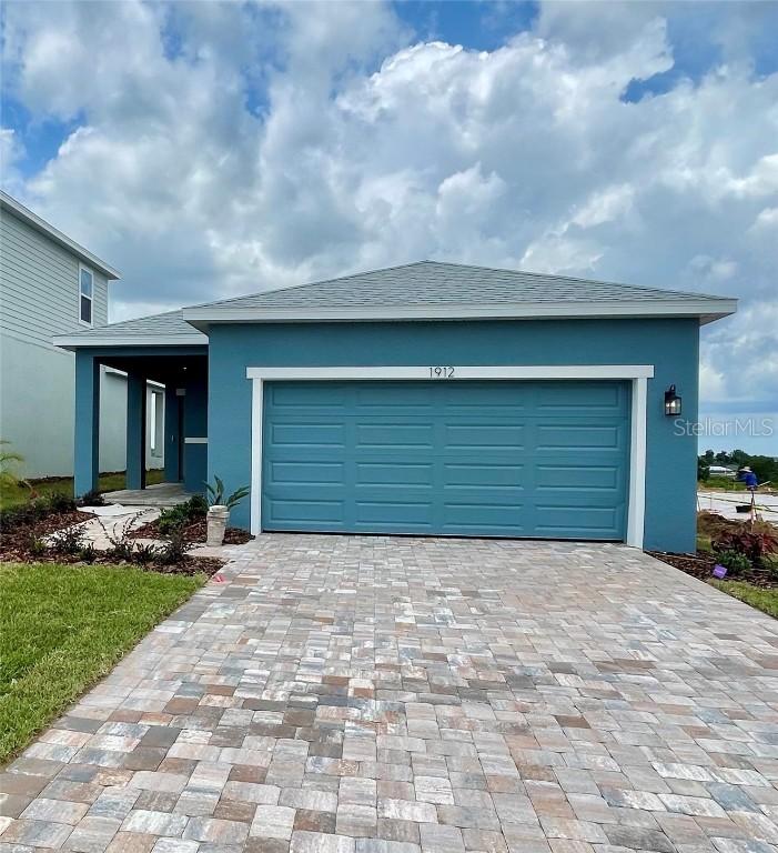 1912 Diamond Head Cir., Lake Hamilton, FL 33851