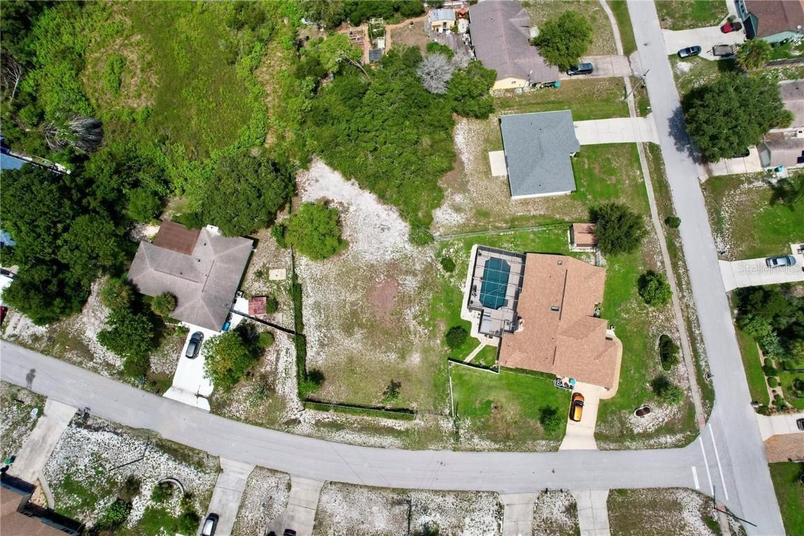642 Blackstone Ave., Deltona, FL 32725