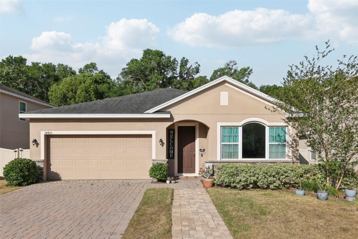 34423 Alameda Dr., Sorrento, FL 32776