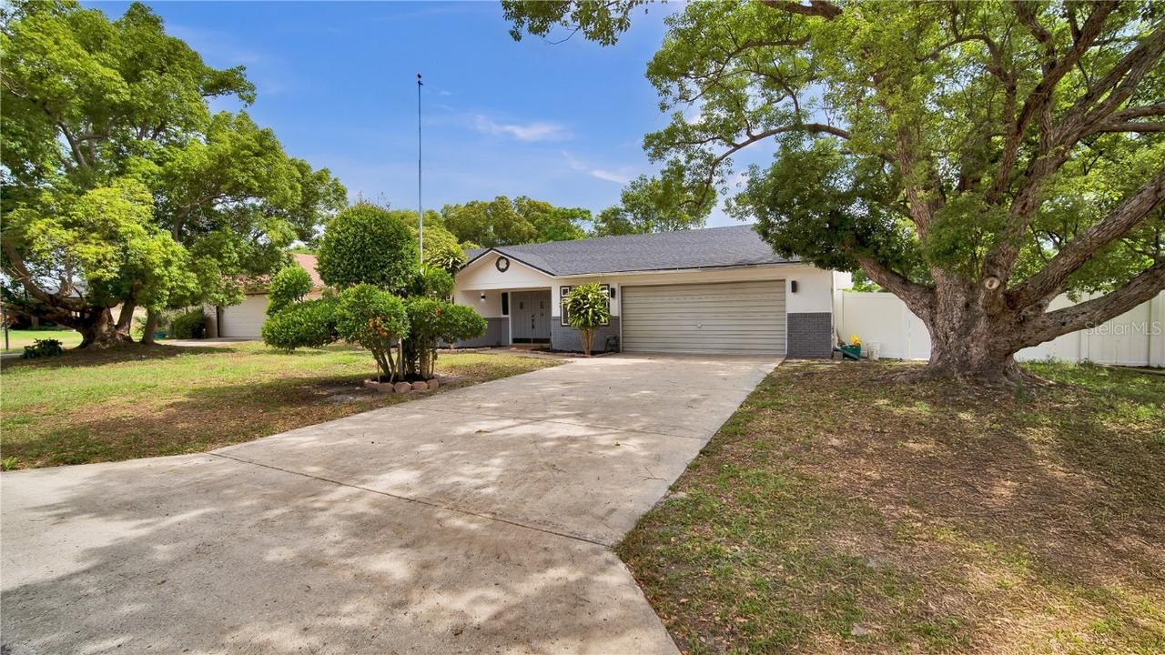 1965 Greenview Dr., Deltona, FL 32725