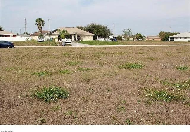 2201 NE 10th Pl., Cape Coral, FL 33909