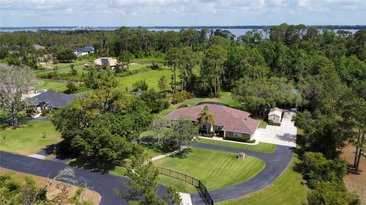 15305 Shady Ln., Tavares, FL 32778