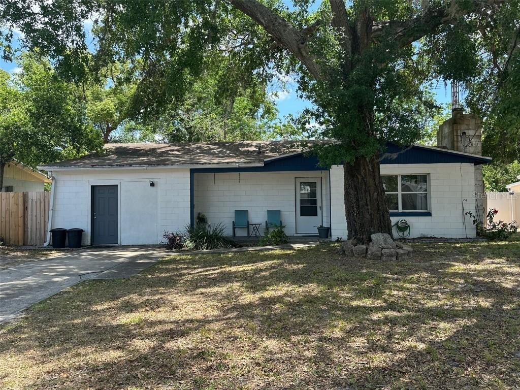 890 Emerald Dr., Mount Dora, FL 32757