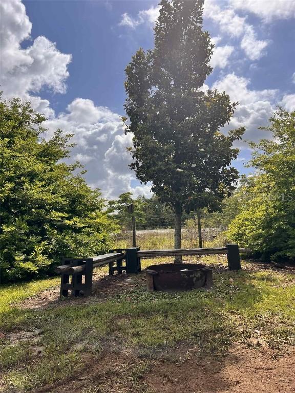 13700 Woodland Dr., Astatula, FL 34705