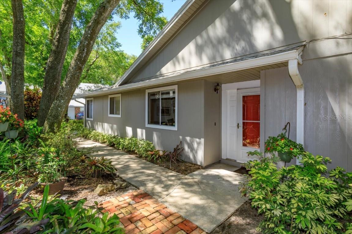 617 Red Oak Cir. #121, Altamonte Springs, FL 32701