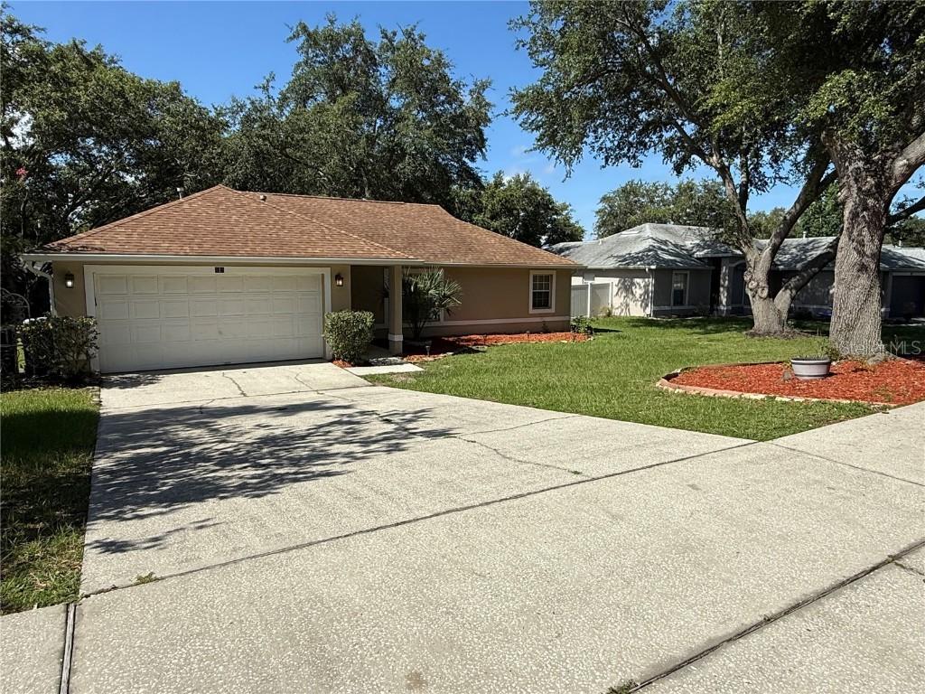 618 Meadow Park Dr., Minneola, FL 34715