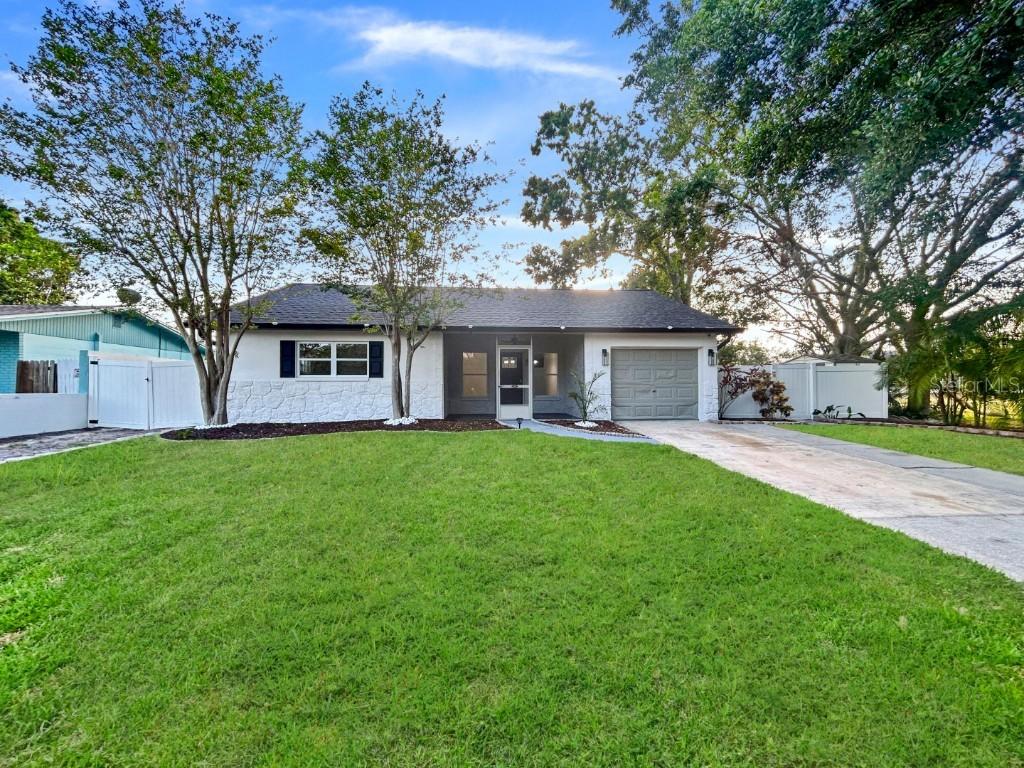 7490 Locust St., St Petersburg, FL 33702