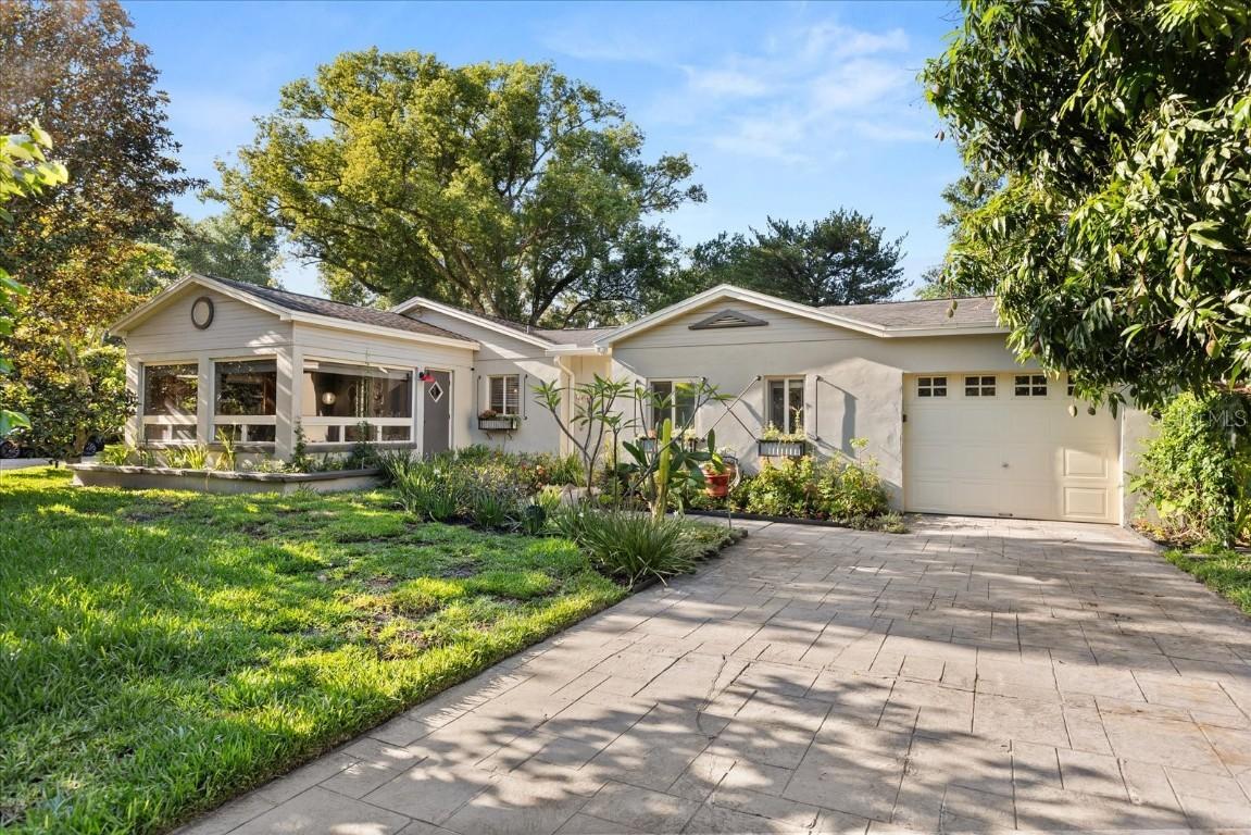 100 Kennison Dr., Orlando, FL 32801