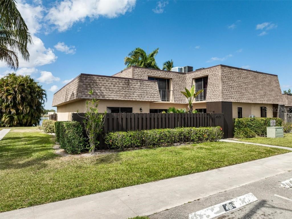 4102 Waterview Cir., Palm Springs, FL 33461