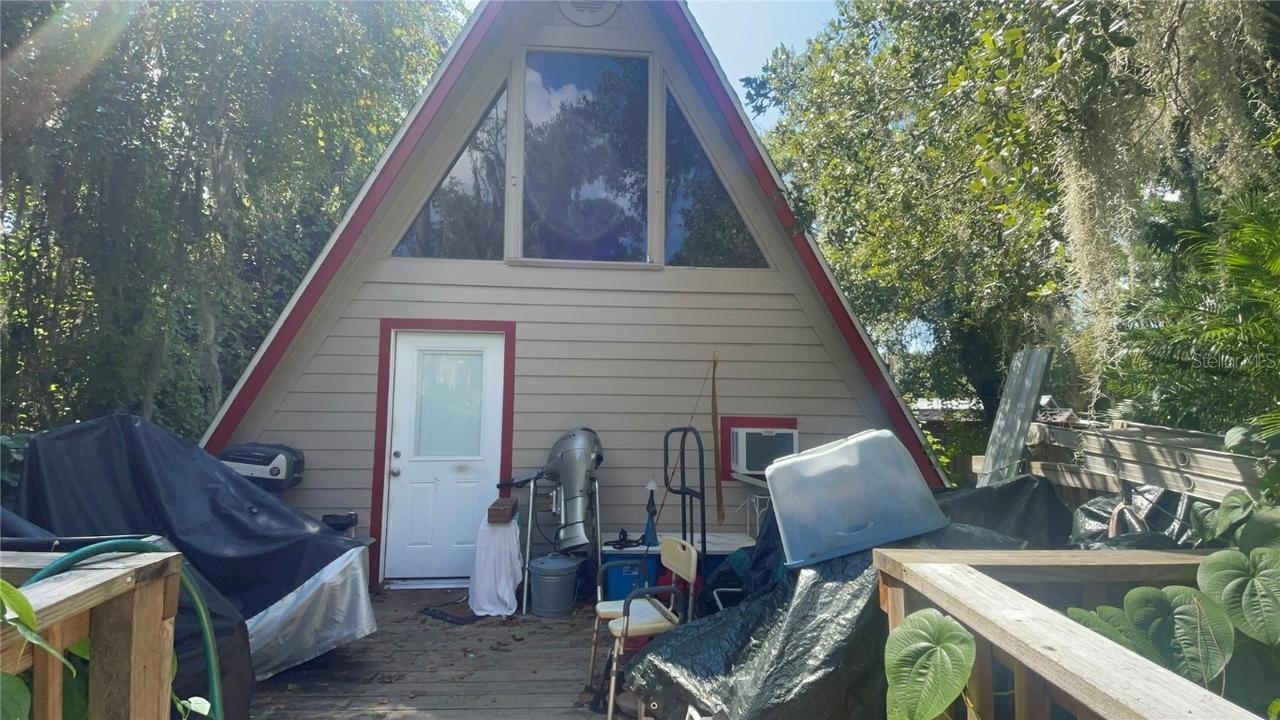283 Oak Ln., New Smyrna Beach, FL 32168