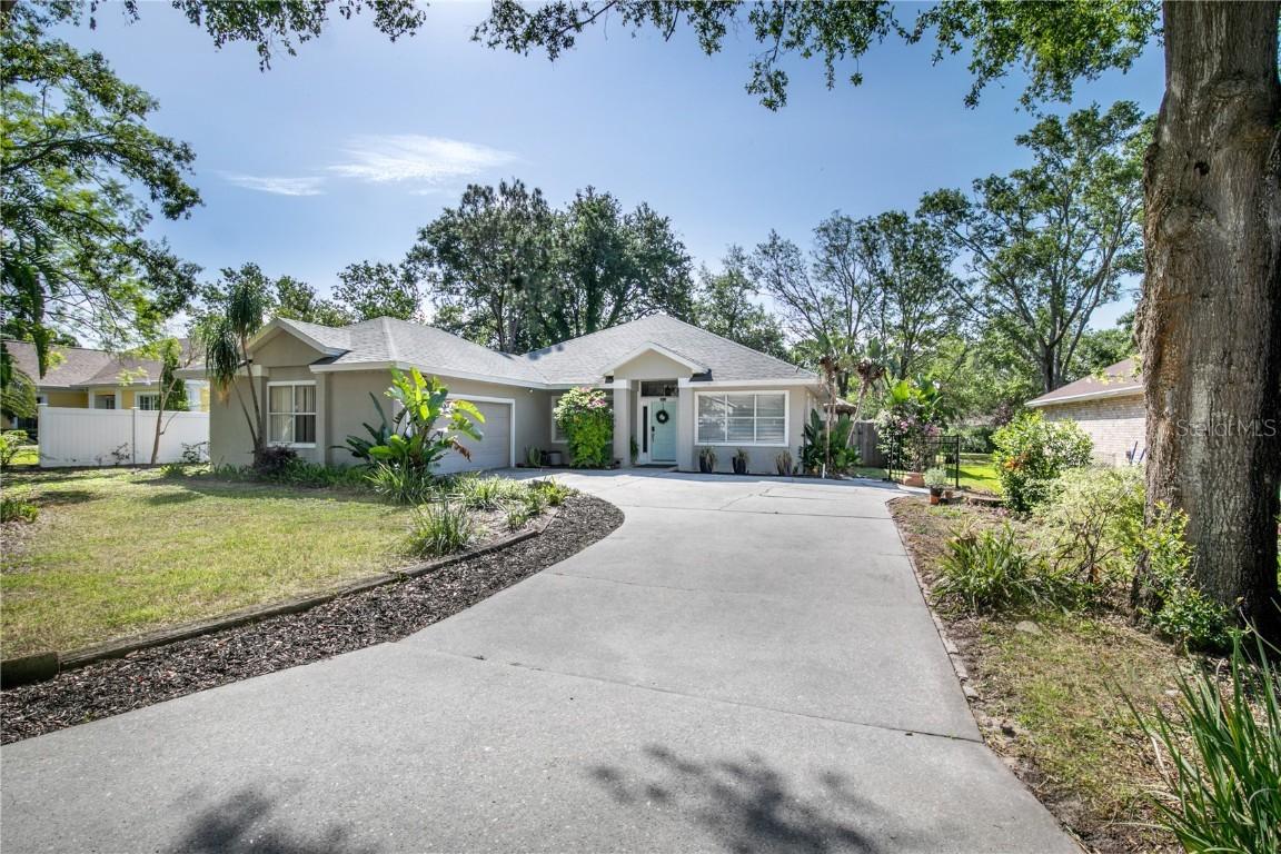 2623 Gables Dr., Eustis, FL 32726